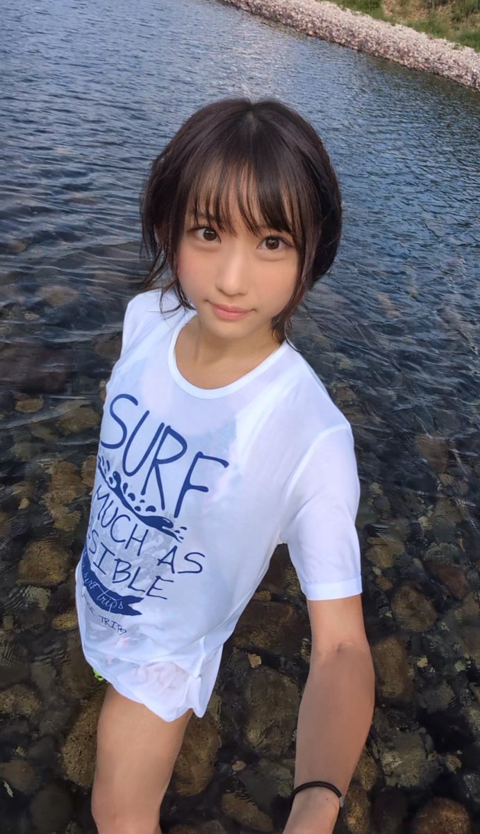 kinaco225's tweet photo. この前の川原撮影で競泳水着 https://t.co/0nNgUl61kR