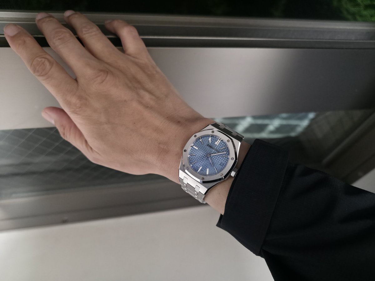 loewe0220's tweet photo. みなさん、
おはようございます🙋♂
ステンレスなのにラグジュアリー✨✨
#ロイヤルオーク
#ROYALOAK
#15550ST https://t.co/Jep742swqN