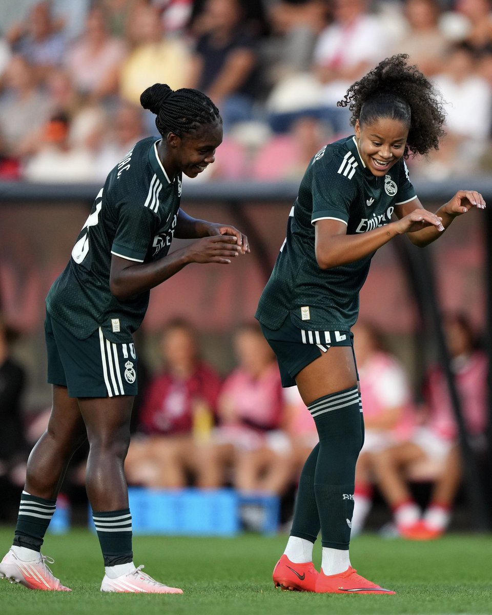 UWCL's tweet photo. 🇨🇴 Caicedo x Schröder 🇸🇪

#UWCL https://t.co/qAVsdoyvbb