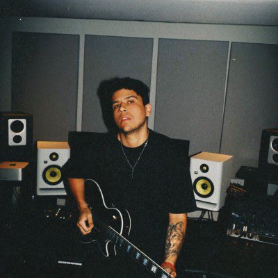 CLoraactivity's tweet photo. IG • Cris Lora y FREDVIL se siguen mutuamente en Instagram. FREDVIL es un productor musical, compositor y ejecutivo de A&amp;R venezolano, conocido por trabajar en el pop y urbano latino con artistas como Mora, Arcángel, Corina Smith, LaBlackie y Omar K11. https://t.co/3SQ7CCc5Mm