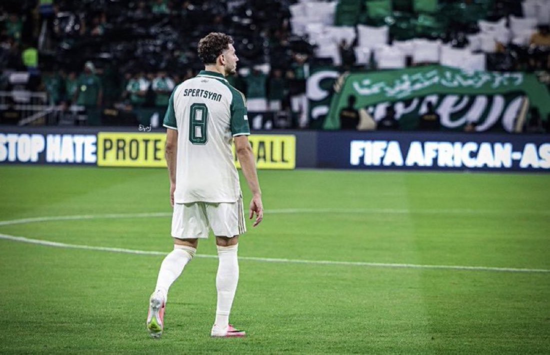 OfificaRlay's tweet photo. هذا شلون طاحوا عليه الاهلاويين ؟ https://t.co/dwwnNei1rt
