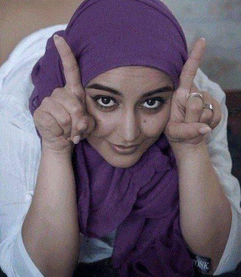 dh53zc's tweet photo. @qwmgte قرونك وصلت للسماء يعرs جاتها نيله اللي عايزه خلف شكلك https://t.co/R9puW9WK8v