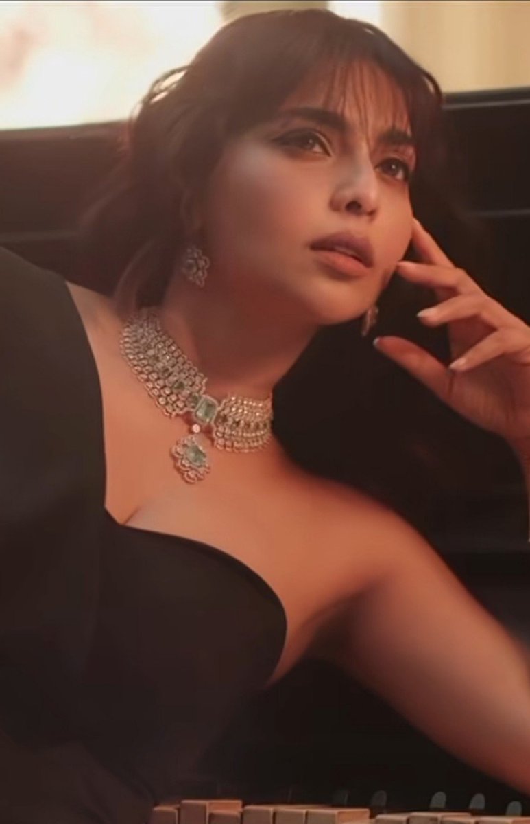 4_ActressStuff's tweet photo. Aishwarya laxmi https://t.co/LNDnuYSoIe