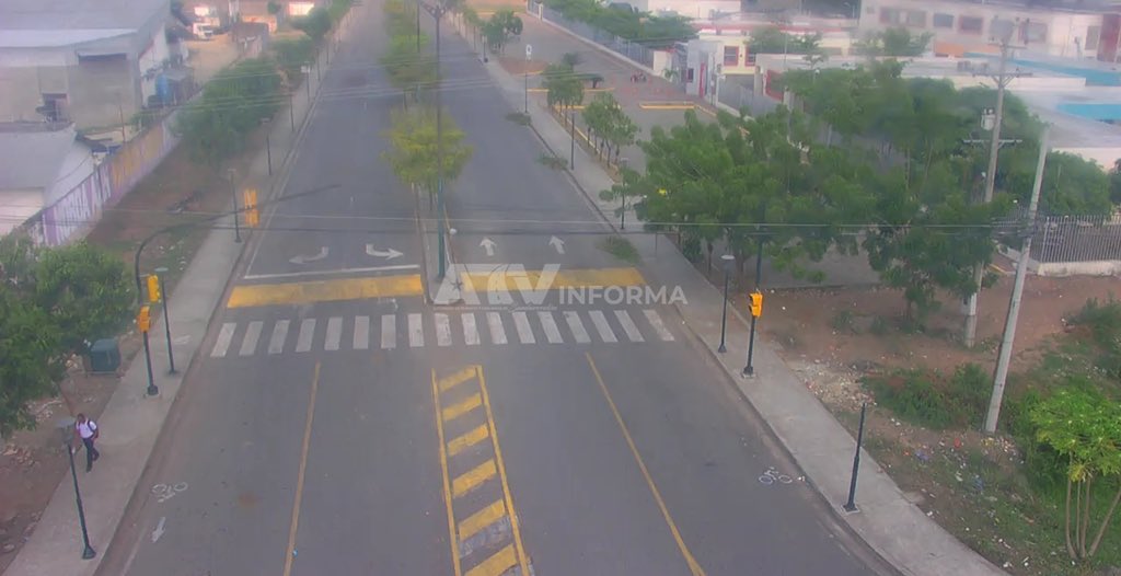 ATVInforma's tweet photo. #ATVInforma l
A través del sistema de videovigilancia del #CMVS se monitorean y visualizan los distintos sectores de Cabecera Cantonal de Samborondón, Tarifa y Boca de Caña, garantizando un seguimiento integral en tiempo real. https://t.co/AHvuKlC5dN