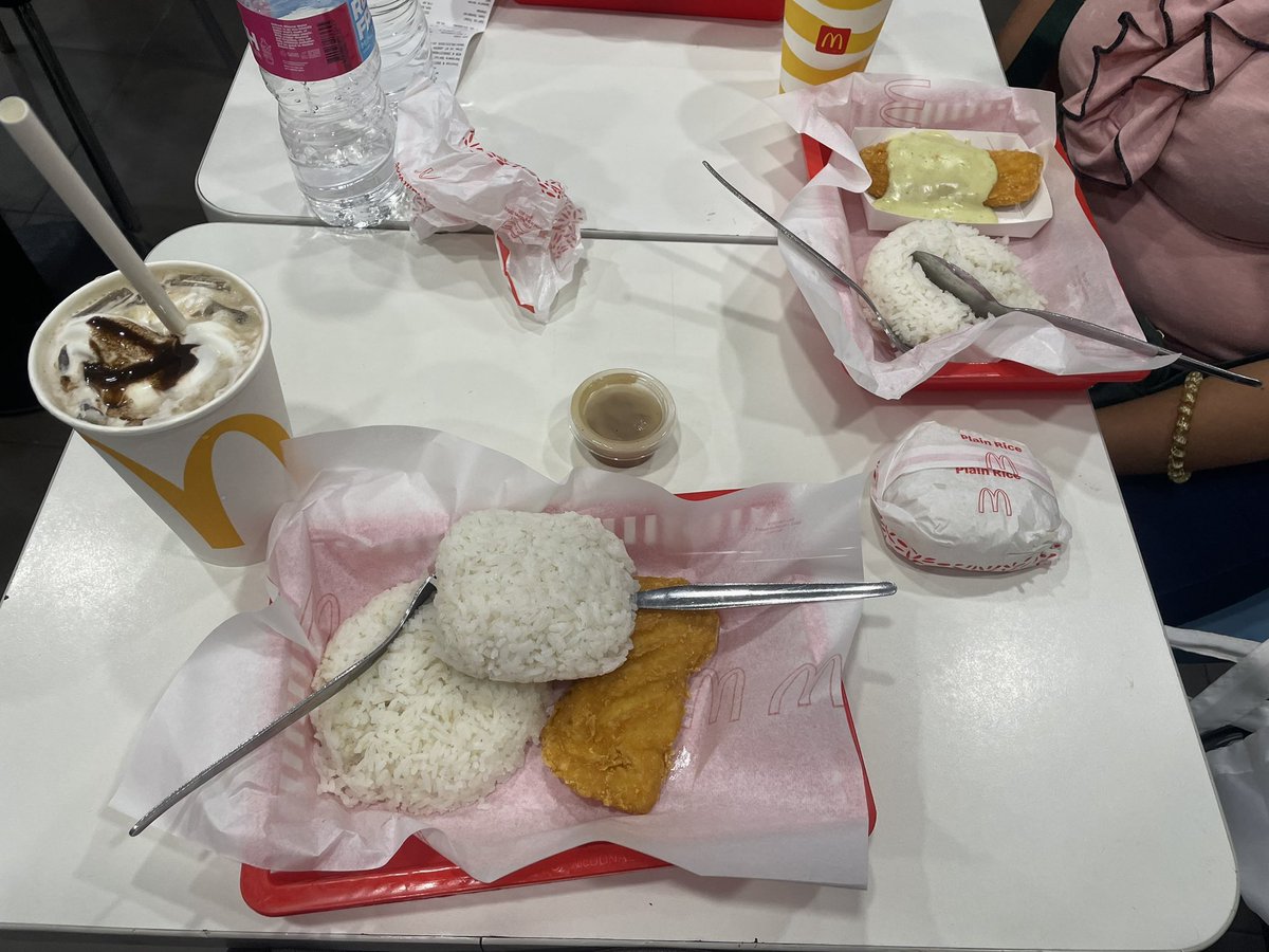 jasperreyagad's tweet photo. Our kind of sunday. Gala time Happy Sunday Everyone! 🥰
#higalaayfestival2026 #kapamilyakaravan #limketkaimall #merkadodeoro #southparkingarea https://t.co/Rxm2cFuV9Q