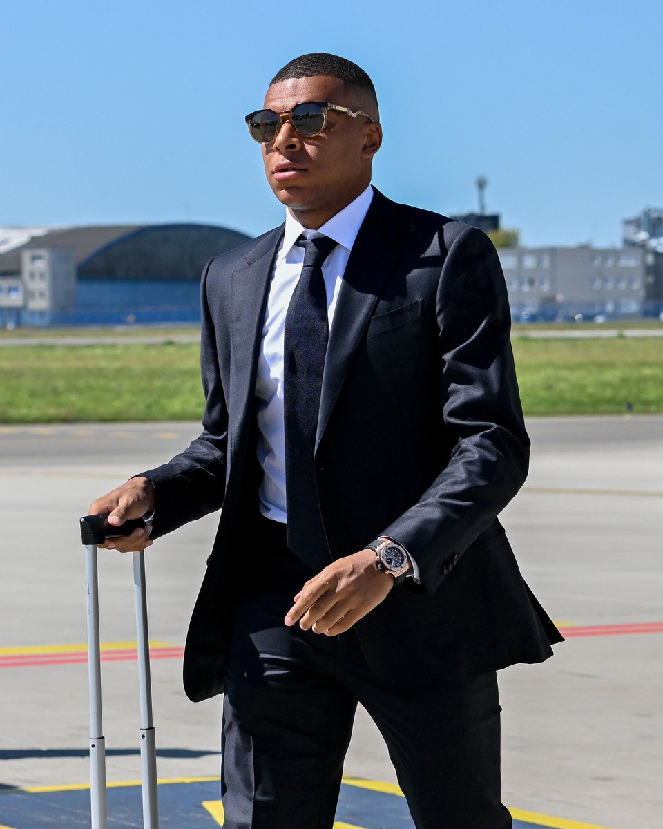 TouchdineX's tweet photo. MBAPPE IS HIM https://t.co/Rs6b9uQQ9e