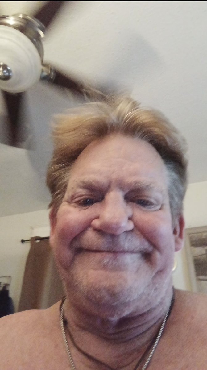 xxbigstevoxx's tweet photo. Hello ladies https://t.co/5iglJrRCuL