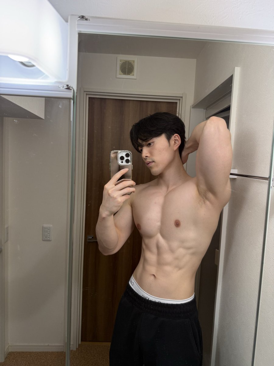 sejidas1999's tweet photo. 夏が終わりかけて筋トレのモチベーションが下がってきてるけど、今日も頑張ろう。 https://t.co/UvkfZbqINK