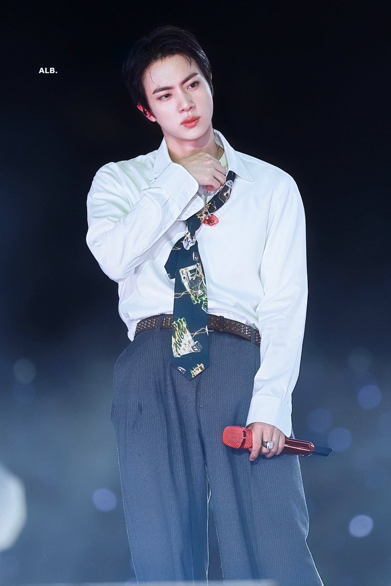 1jin_rr's tweet photo. @svnbangtan_x My bias 🔥🤍 https://t.co/2fpQjVwfs8