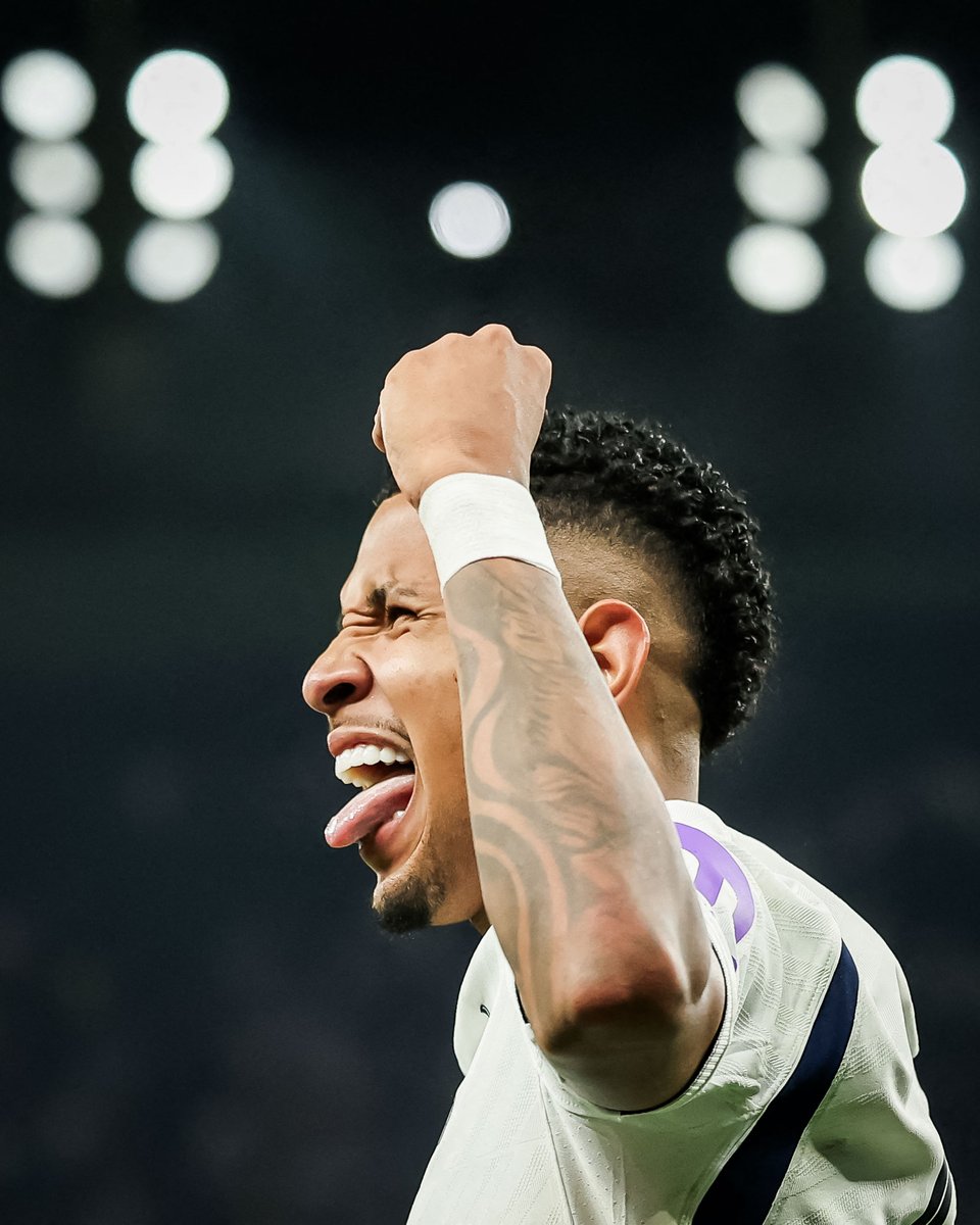 brfootball's tweet photo. ̶S̶a̶v̶i̶n̶h̶o̶ Sávio makes his Tottenham debut off the bench vs. Charlton.

14 minutes later he has his first goal and assist for Spurs 💪 https://t.co/mKiGfNuWZW