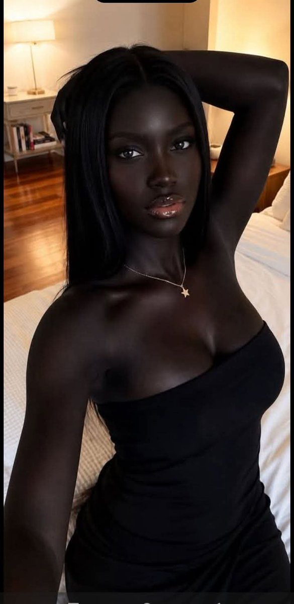 Claralkpz's tweet photo. Would you date black girl ? https://t.co/gEkzWuMAiL