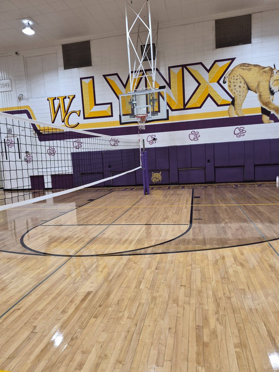 Duncombepat's tweet photo. Hi there...it's been a while everyone. This is Jefferson Gymnasium and Auditorium in Webster City,Iowa. For over 80 years or so, this was the home of the Webster City Lynx basketball, wrestling and volleyball teams and Iowa Central Indians when they had a team . A place that packed audiences for the best in sports action...filled to capacity on those cold Iowa winter nights., Jefferson Auditorium was also  the home that did not disappoint some 3,200 fans of Dolly Parton on April 30, 1976. Dolly performed on the stage of Jefferson Auditorium for two shows on that spring evening 50 years ago. She appeared as a fund raiser for the Iowa Central Community College Scholarship Fund for students.. The school hosted other country artists from the late 1970 to early 80s....Tom T. Hall...Barbara Mandrell, Tammy Wynette, Marty Robbins...just to name a few.  This place was filled with country music fans during that time. I was in High School at the time when Dolly Parton came to Webster City. The giant Lynx you see is where Dolly performed... this was the stage of Jefferson Auditorium but is now all covered plus the Middle School ladies were preparing for their volleyball practice.
I had to get my memory of Dolly and her visit to Webster City of 50 years ago. She will be missed. Thanks for sharing your memories of Dolly Parton