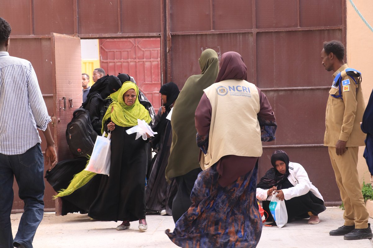 NCRIsom's tweet photo. The NCRI today welcomed 154 Somali nationals who voluntarily returned home from Yemen, where they had been living as refugees.
The returnees arrived safely in Mogadishu and will receive support to facilitate their reintegration and access to essential services.
Thanks @UNHCRSom https://t.co/oLsibhsz9d