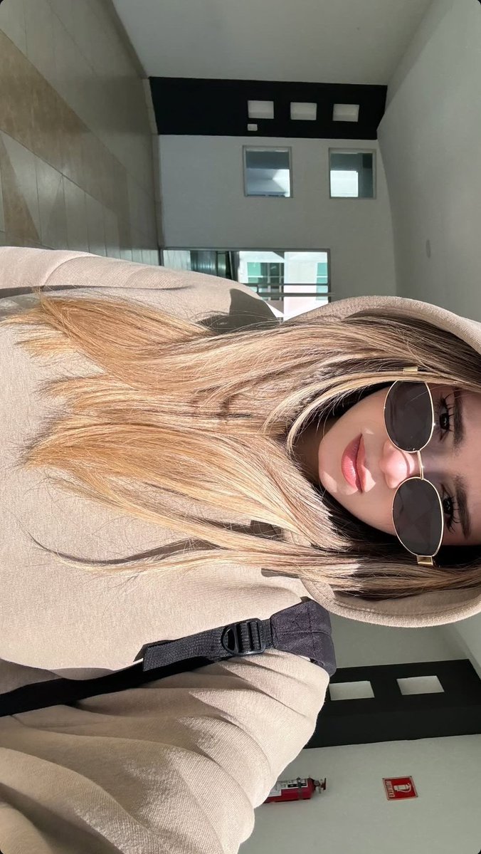Maychvzz's tweet photo. Qué frío pero que sol https://t.co/VZHG8rZadw