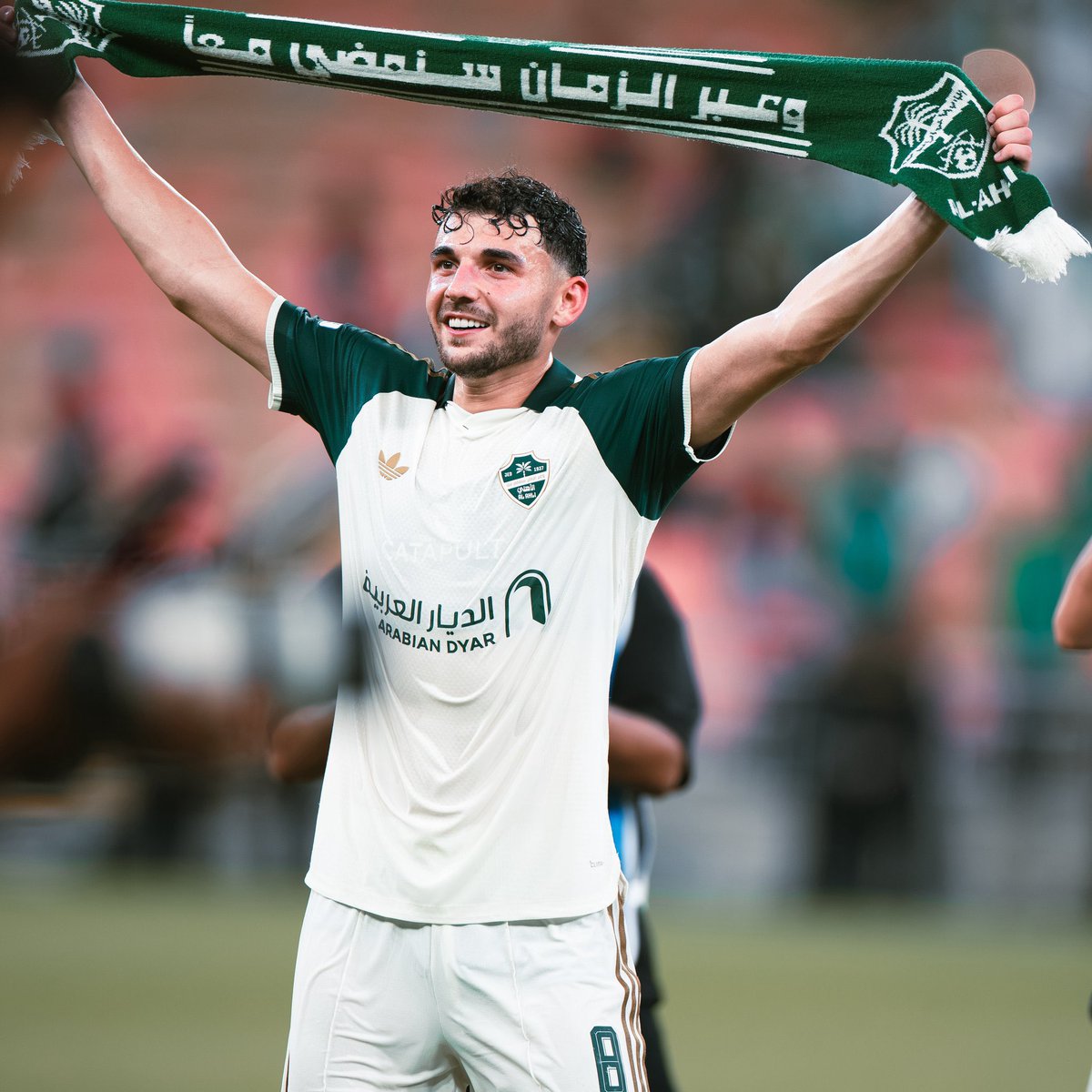 702b07's tweet photo. @EduardSpertsyan @wall80x You are amazing💚💚 https://t.co/w0IpmlonX0
