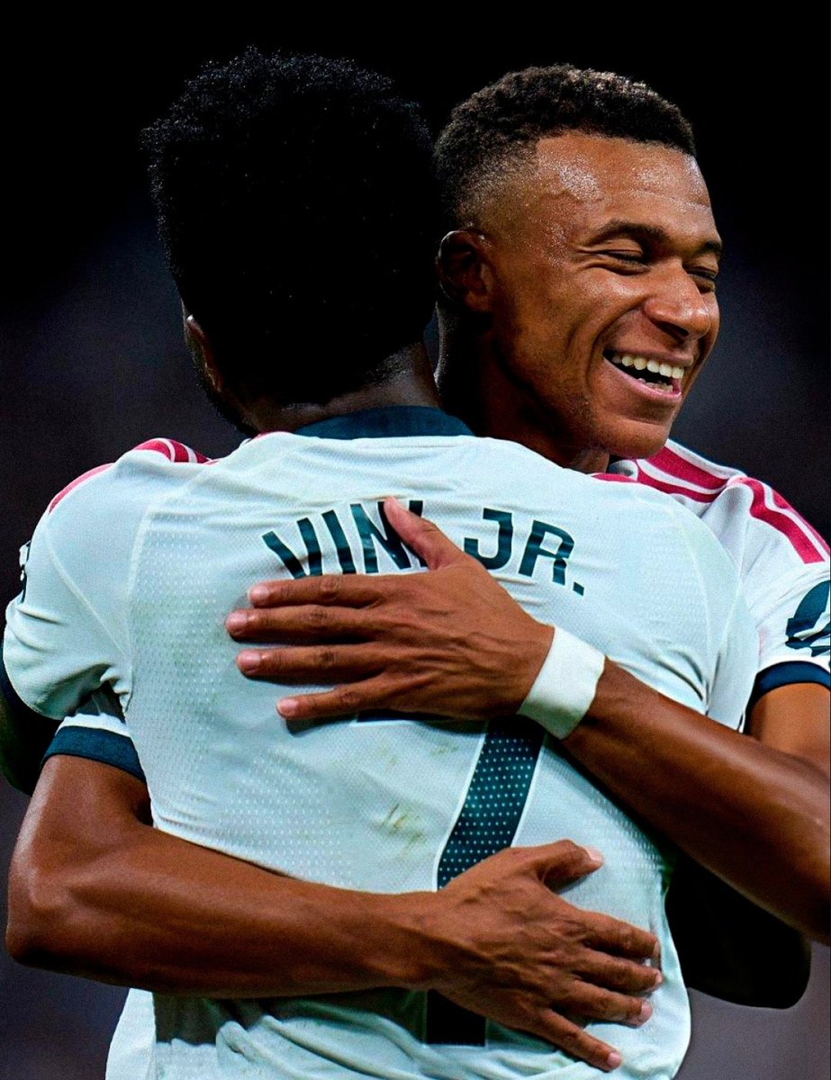 Radareuropeu_'s tweet photo. Real Madrid de José Mourinho está oficialmente forte para todas as competições que disputarão, com Hat trick de Mbappe e gol do Vini Jr o Real Madrid vence com tranquilidade a Real Sociedad por 4x1 https://t.co/iBbcLa57qw