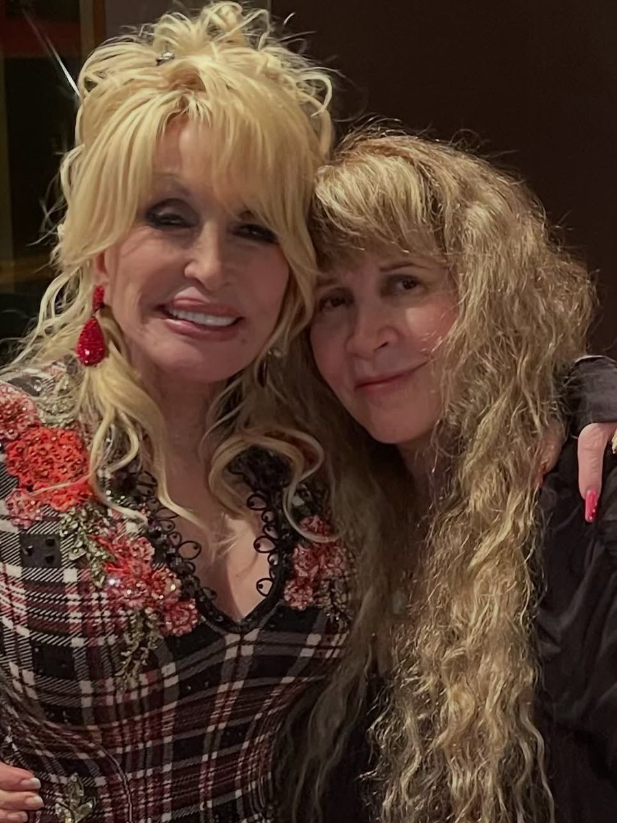 buckinghmnicks's tweet photo. a few words from stevie about dolly parton via instagram https://t.co/H8iOQ1V4Y7