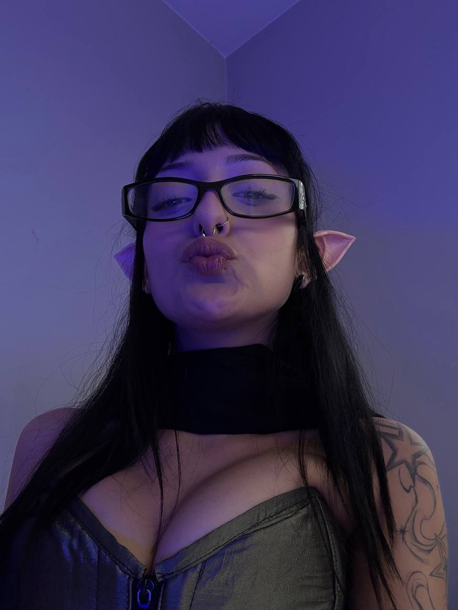 liadelcastilho's tweet photo. Dizem que elfas realizam desejos… Vem me contar o seu! 😈🧝🏻��♀️😏 https://t.co/T3lOiQuoYD