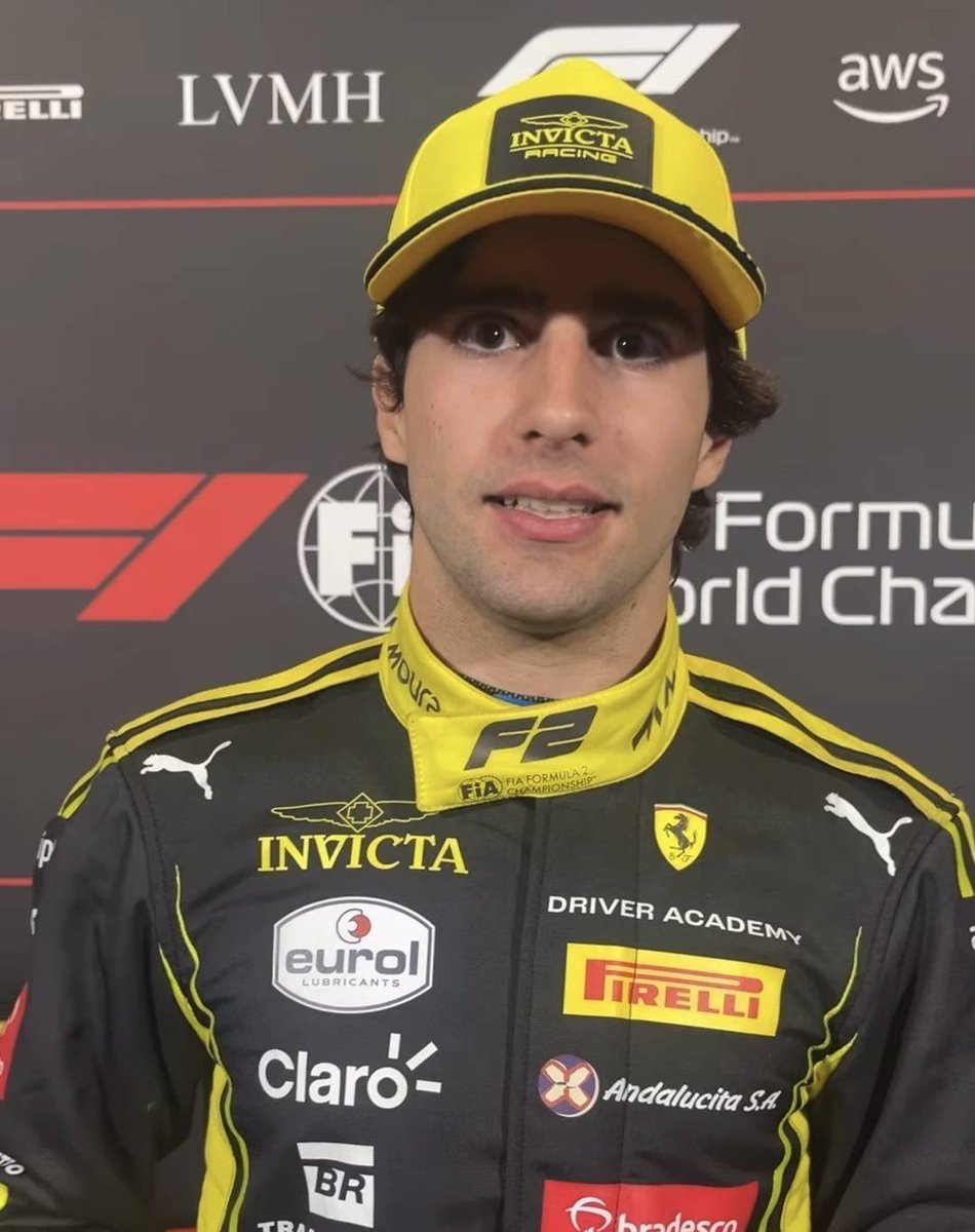 rafaelcamagoat's tweet photo. im sorry to say this but as one of rafas big fans, rafa has absolutley ZERO charisma 😭 he is way too shy and most of the time his videos and photos are mostly just him staring at the camera like this... he is awkward and uncharismatic, but that's what we love about him!! https://t.co/Ry7RbbsXKS