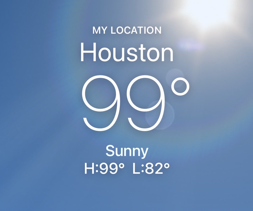HannahBee331's tweet photo. all my northern friends being excited for fall while i’m in the devils climate https://t.co/k0lcf3QTts