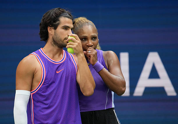 Rourke199811's tweet photo. @Racquetechie 
@stephsings1 

just one of Serena Williams’ rocketing 😼returns (return to .15) and the response!

@TennisChannel 
#USOpen 
#USOpenmixeddoubles https://t.co/nHZCdm8KqH