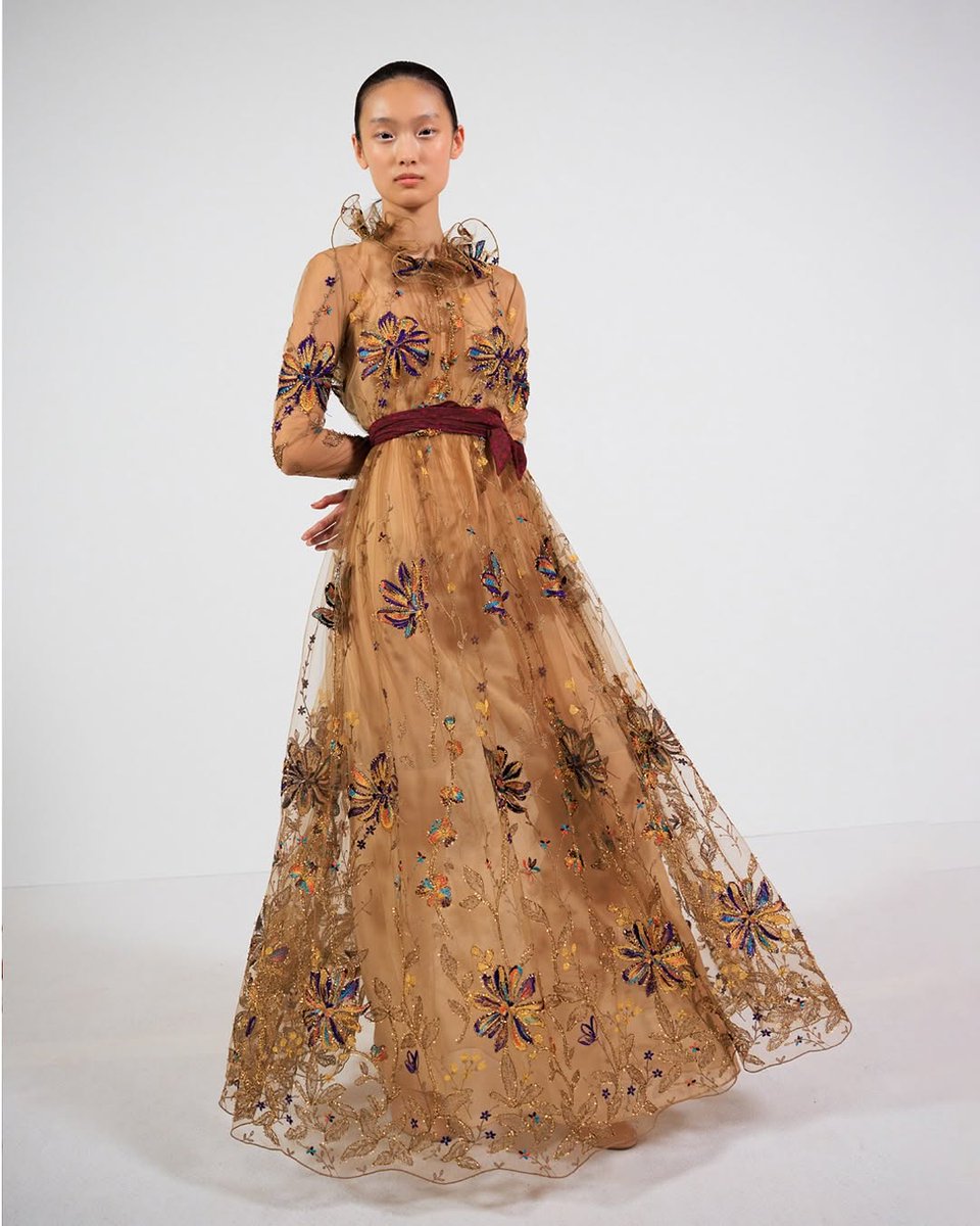 dudu389's tweet photo. For Fall-Winter 2025, Giambattista Valli highlights screen embroideries and a New Bohème style. Available to purchase through our e-shop. https://t.co/umz0PRiZYR