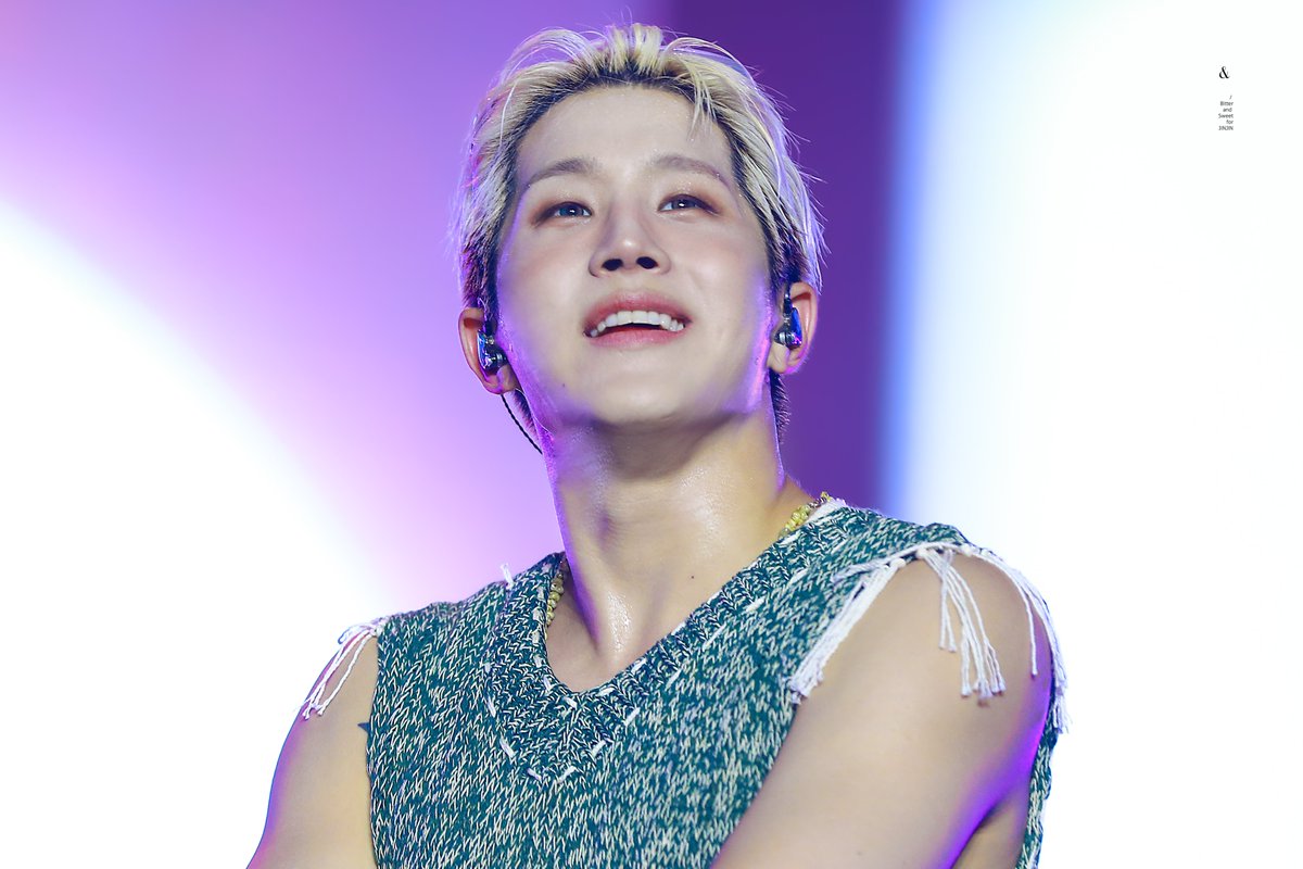withjinwoo_com's tweet photo. 251011 마닐라 

#아스트로 #진진 #비스마
@offclASTRO @JINJIN_offcl https://t.co/aXQJvJWmA8