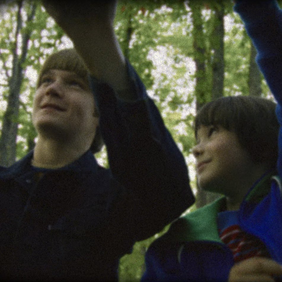 beaniebyers's tweet photo. little will would’ve hosted a teddy bear picnic next to castle byers and invited jonathan to attend as the special guest https://t.co/54xjUNaDHJ