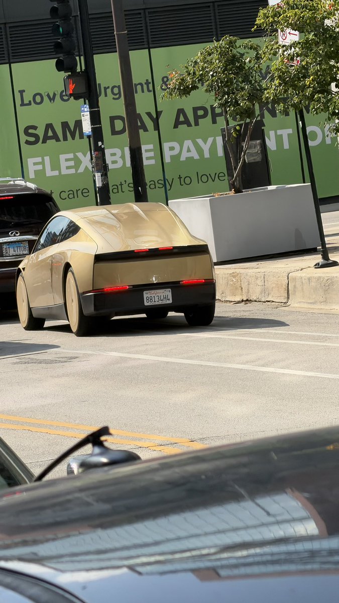 chicago_tesla's tweet photo. Cybercab sighting in the west loop Chicago today! https://t.co/sukC1brOT9