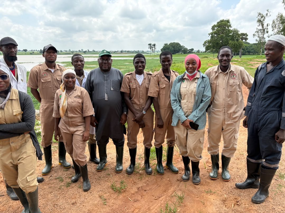 mubash113's tweet photo. As part of our clinic rotation (600-level Vet. Med.), we paid a visit to A. B. U. Zaria Farm, Shika.

We learned about construction of dips and the proper dipping of ruminants. The day concluded with a tour of the farm dam.

Grateful for the opportunity to learn from the field... https://t.co/UrRDUsvfLg