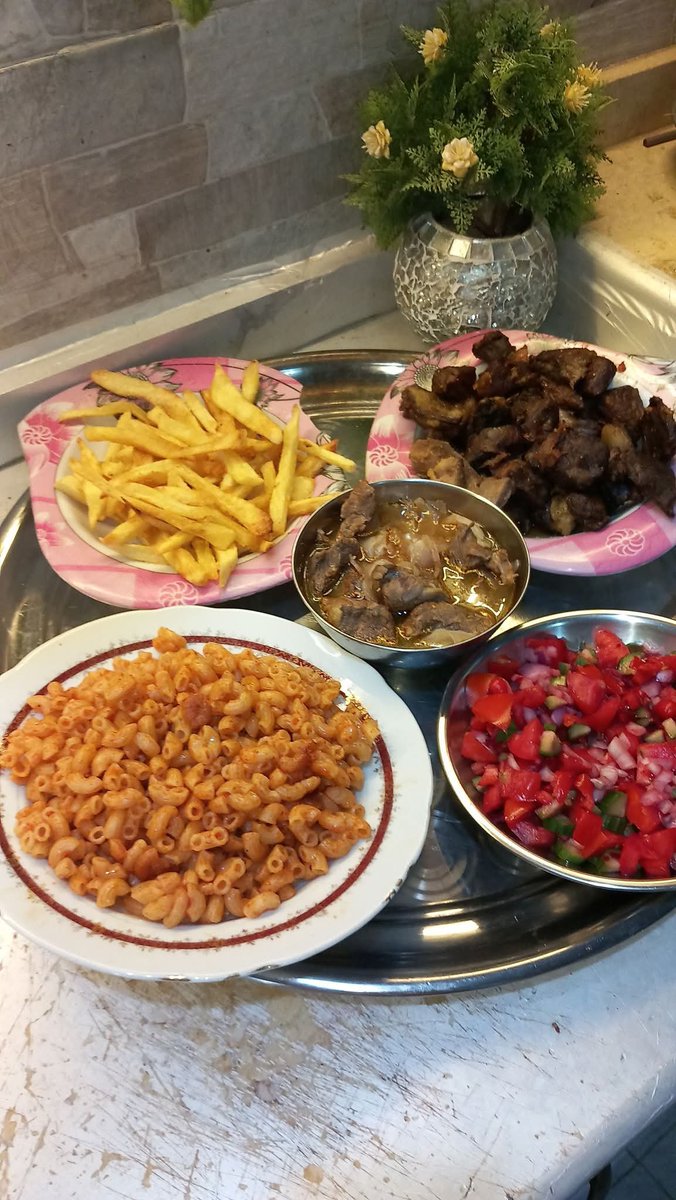 faten_1907's tweet photo. حاجه بسيطه كده عشان الدايت 🚶‍♀️ https://t.co/NOuuPPXfOm