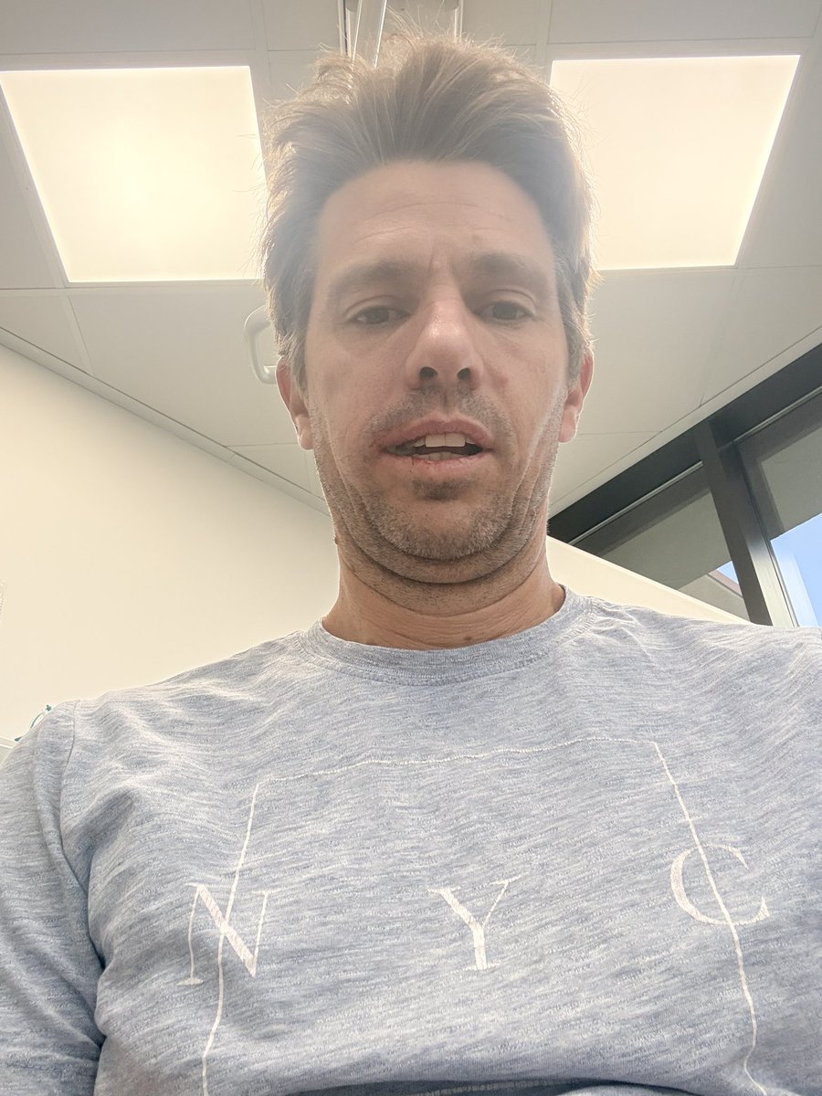 jaredjjohnson's tweet photo. Avoid the oral surgeon if you can… I had to get a sinus lift. I should have gotten a belly lift but that wasn’t offered🤣 https://t.co/kXWBhdty90