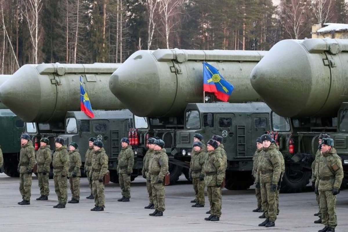 RussianSpoof's tweet photo. President Vladimir Putin ordered the Strategic Missile Command to prepare the RS26 Oreshnik missiles https://t.co/Z46NS2ojxZ