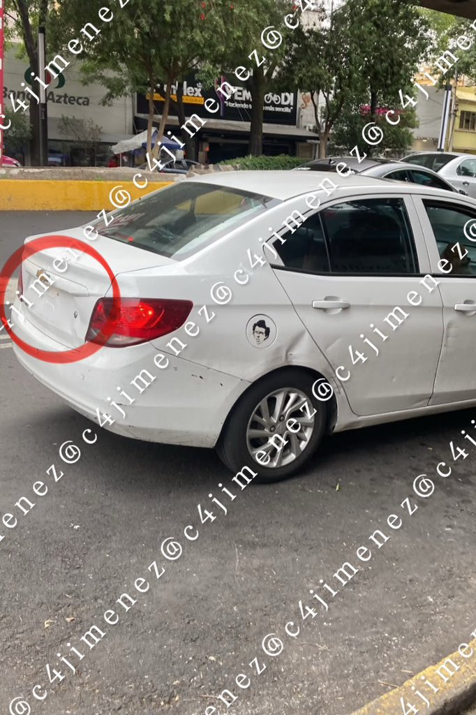 c4jimenez's tweet photo. RECUPERAMOS al PERRITO BRUNO; GRACIAS !!
La señora q se lo robó en @TuAlcaldiaGAM, fue hoy y se lo entregó a un vecino.
Así le quitó las placas a su carro y dijo q no quería problemas.
Gracias a todos los q compartieron y ayudaron a q el Pomerania regresara con su familia. https://t.co/4xf1z2ay35