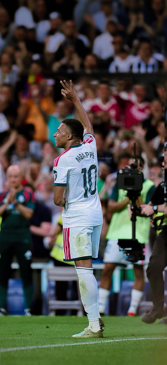 AS10OM's tweet photo. ⁴ᵏ Kylian Mbappe ᴬᵁᴿᴬ 😮‍💨🖤✨ https://t.co/n481FdGcP1