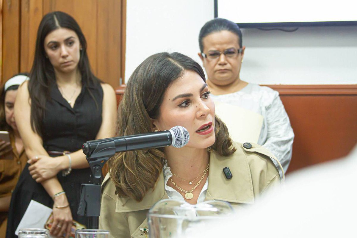 MonicaMgn's tweet photo. Hace un año presenté una iniciativa para tipificar como delito el reclutamiento forzado de niñas, niños y adolescentes. Hoy fue aprobada por unanimidad en la Comisión de Puntos Constitucionales. 

Agradezco a su presidenta, mi compañera @NormaLo36174666, y a las distintas fracciones parlamentarias por su disposición y compromiso para legislar frente a esta grave problemática.