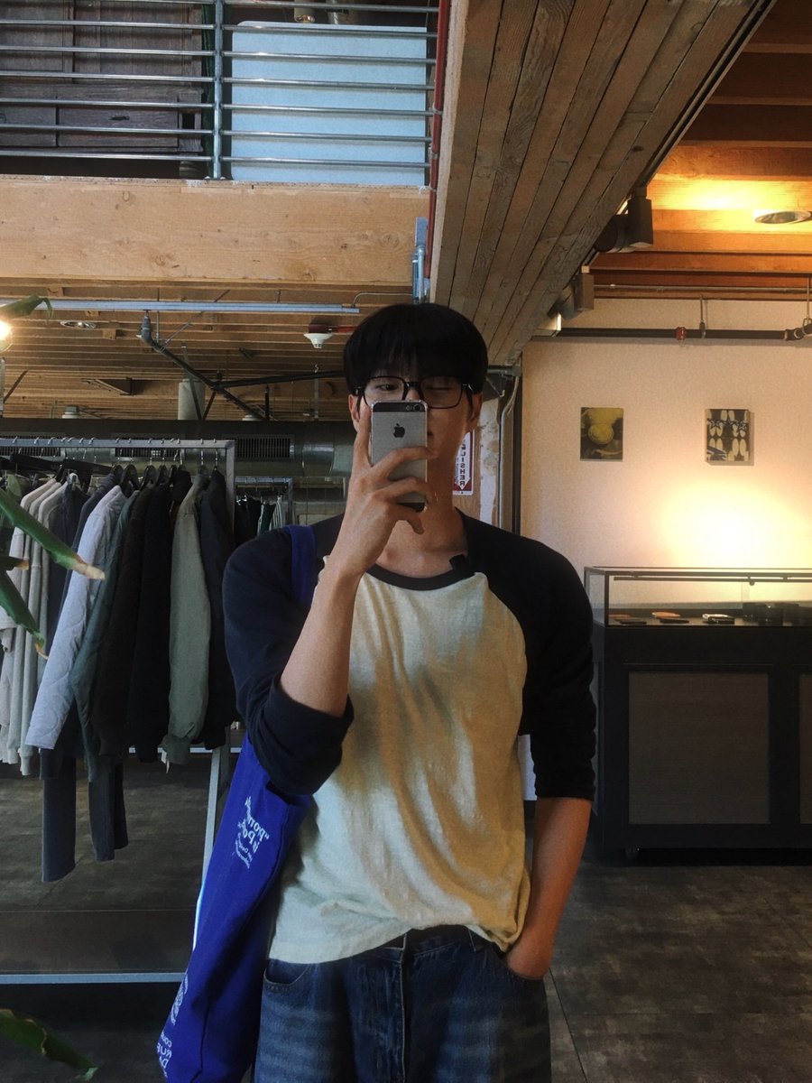 hwiupdates's tweet photo. @AB6IX @AB6IX_MEMBERS @LEEDAEHWI_offcl 260826 update

#AB6IX #에이비식스 #DAEHWI #대휘 #LEEDAEHWI #이대휘
@AB6IX @AB6IX_MEMBERS @LEEDAEHWI_offcl https://t.co/HqKpSF9LZn