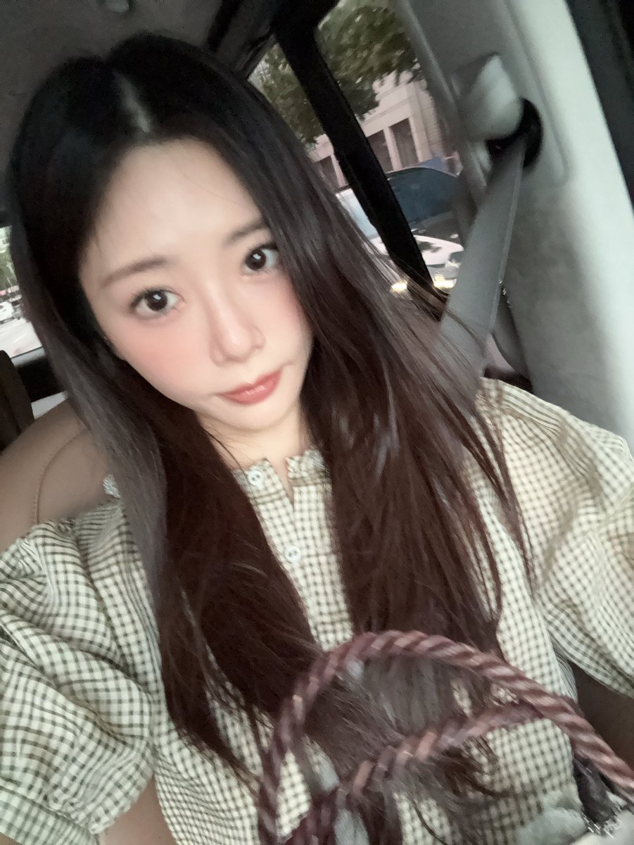bunnjiu's tweet photo. her. https://t.co/PnxDd1i1O6