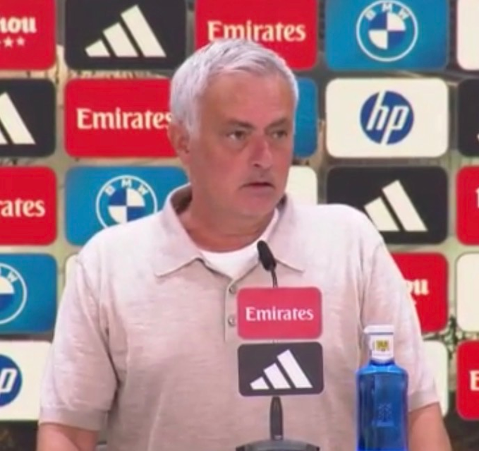 مورينيو عن جوع مبابي وطموحه مع ريال مدريد: جوزيه مورينيو: "جوع مبابي يشبه جوع كريستيانو رونالدو؟ لا أحب مقارنة اللاعبين، لكن مبابي لاعب مذهل.". "أنا سعيد لأنه صنع التاريخ في كأس العالم. أراه متعطشًا جدًا لصناعة التاريخ مع ريال مدريد." 