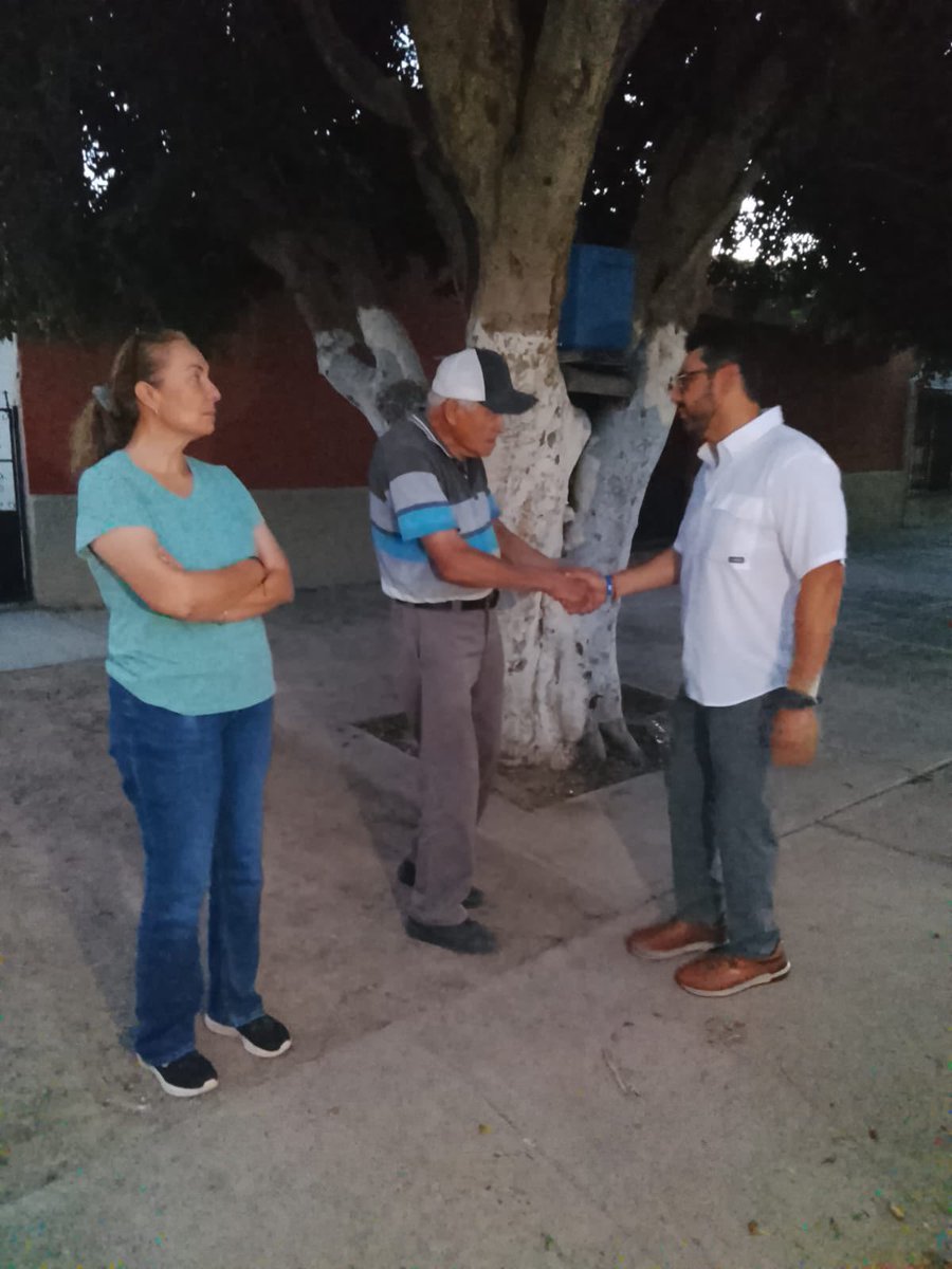 PRI__Cajeme's tweet photo. El Profe Abel Morales continúa caminando el #Territorio , esta vez fue la comisaria de #Cocorit en donde tuvo oportunidad de recorrer , escuchar e intercambiar ideas sobre las diferentes necesidades de la comunidad.
#PRICajeme https://t.co/aHtMTJ9iKm