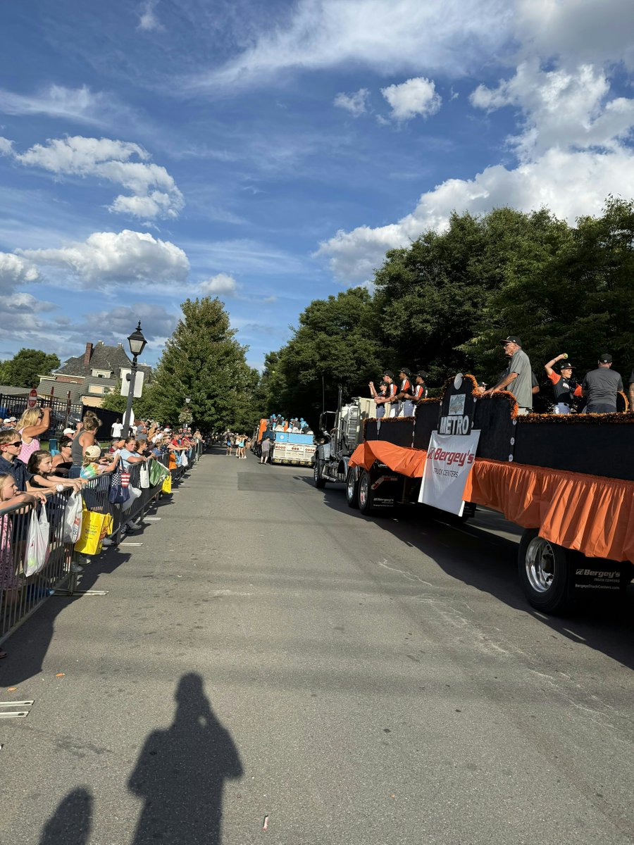 BergeysUSA's tweet photo. Nothing says summer like little league &amp; parades! We were excited to sponsor the Little League World Series Grand Slam Parade in Williamsport, and had a blast tossing out goodies with the Metro Region team from our Bergey's Truck! 

#LittleLeague #LLWS #DrivenToServe #OneBergey https://t.co/hbiTYA2Esw