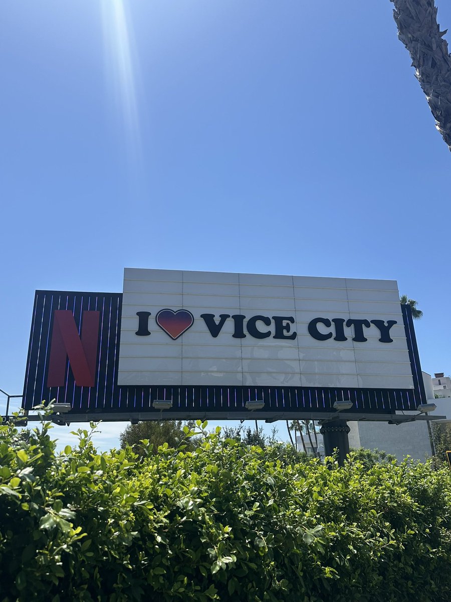 GTAVIGALAXY's tweet photo. @netflix Real image spotted in Los Angeles https://t.co/cHETeDTX4G