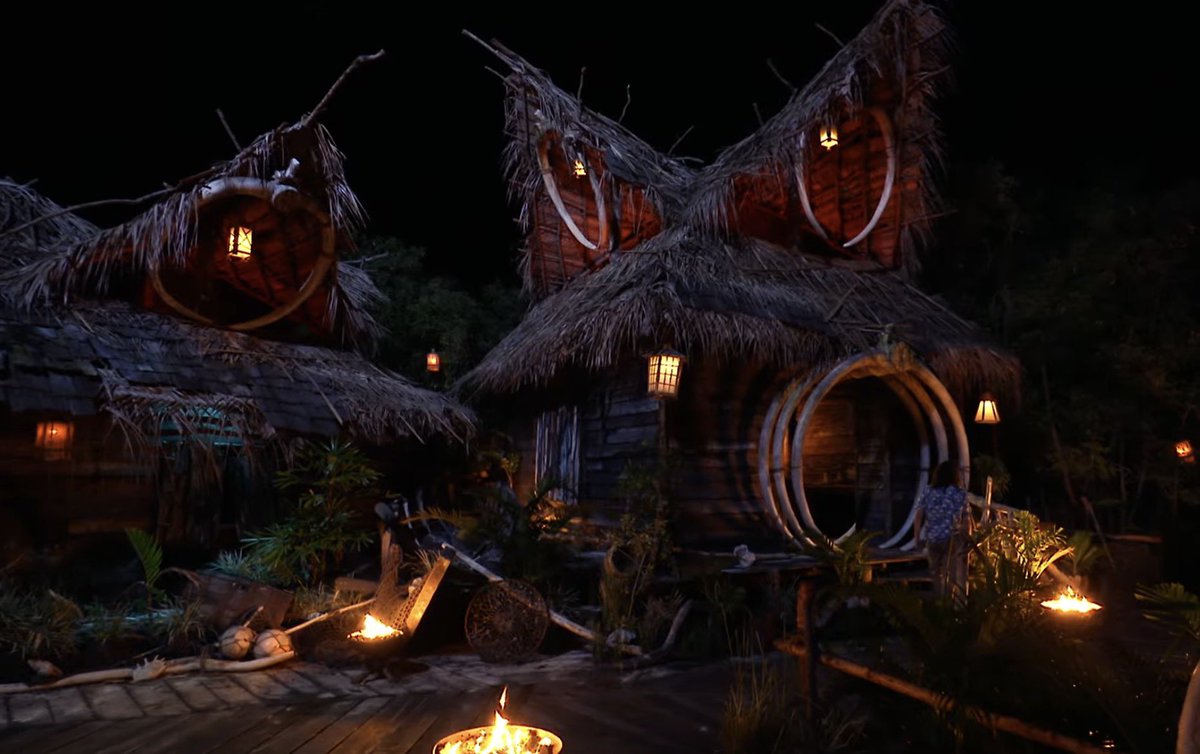 theandyruedafan's tweet photo. Can we talk about how insanely cool this tribal council set is #Survivor51 #Survivor https://t.co/KnIRowhjSS