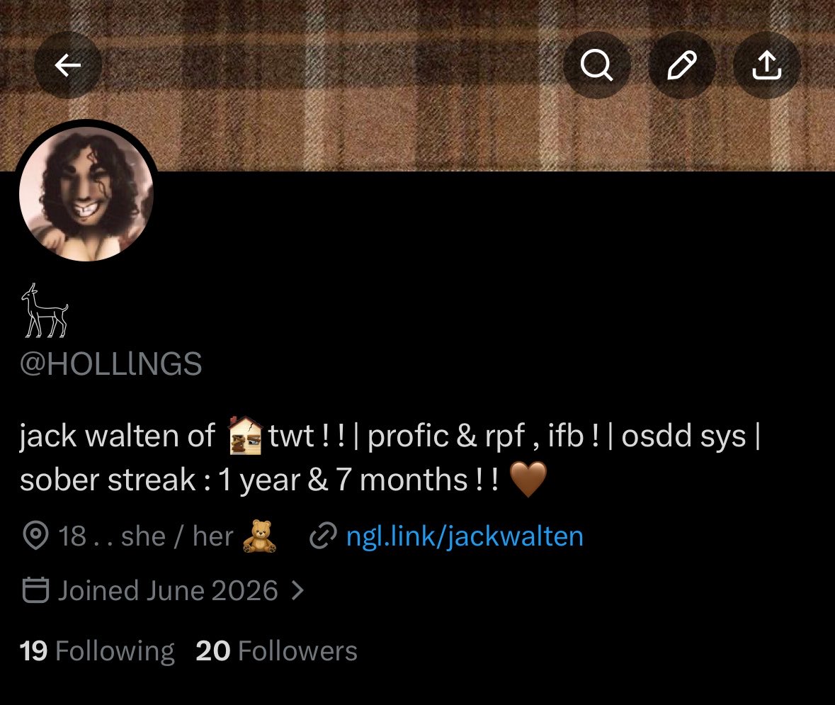 HOLLlNGS's tweet photo. Spot the difference 😳😳 https://t.co/SnEBxRIi3x