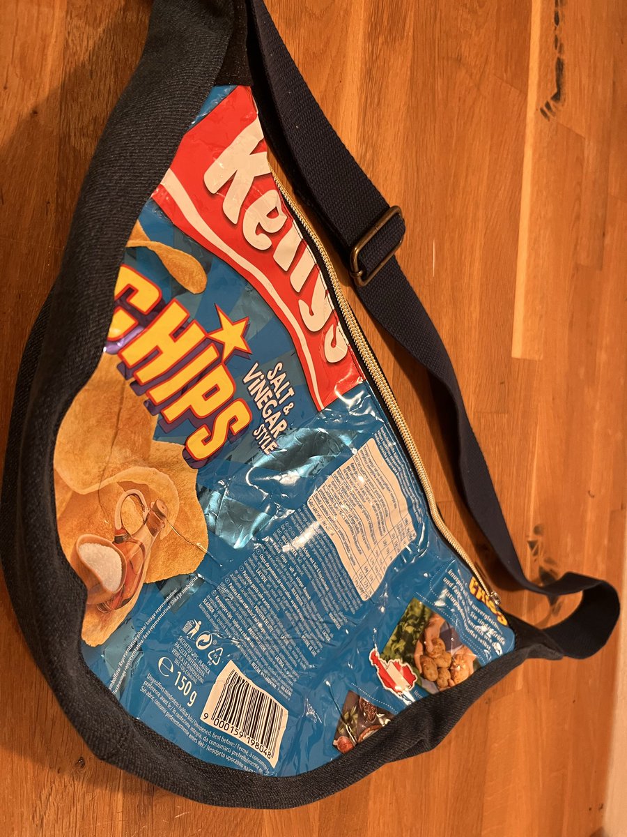 Wild_Urb's tweet photo. Was ich tu, wenn ich nicht schreibe. Part 3 #bookbag #upcycling #handmade https://t.co/W9t8ezx1lF