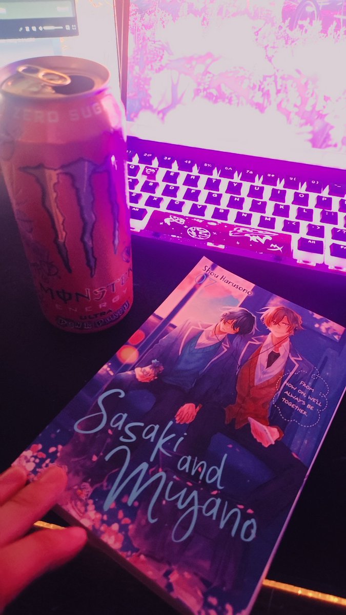 Cyph3rFox117's tweet photo. Nothing like some Sasaki and Miyano vol. 7 with a monster 😝

also this panel is so freaking cute ughhhh

#SasakiAndMiyano #佐々木と宮野 #BL #BoysLove #Manga https://t.co/LM7GmHq7Dy