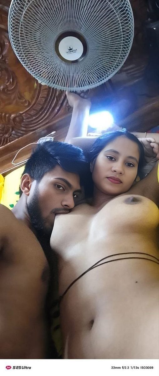 loverxti's tweet photo. @khadijaanabiy আমি আমার আপন বড় বোনকে চোদার সময় ছবি তোলছি https://t.co/WtSy3ra89w