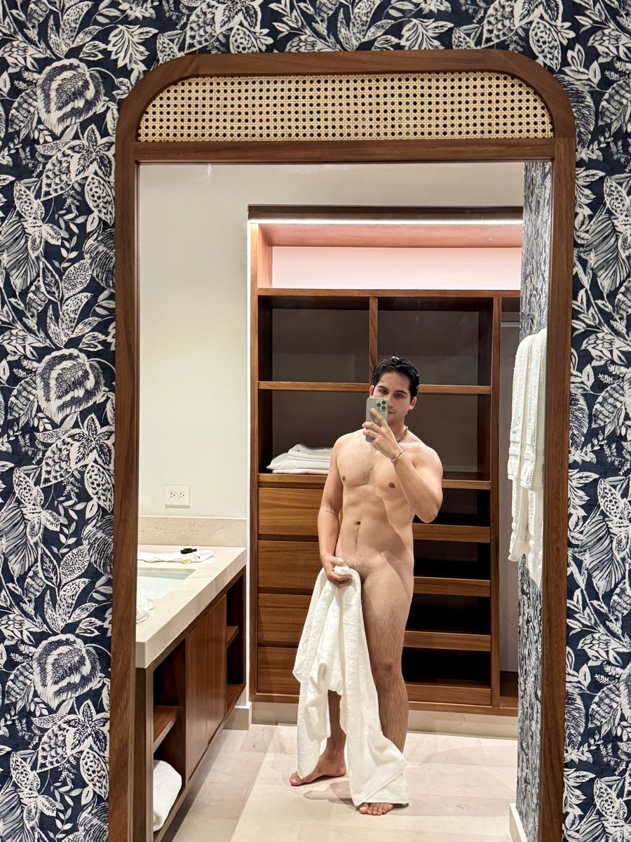 CachorroMartinB's tweet photo. ¿La toalla se queda… o se va? 👀🫣

Supongo que tendrás que entrar a mi perfil para averiguarlo 😏🤍 https://t.co/riMCSHBAGa