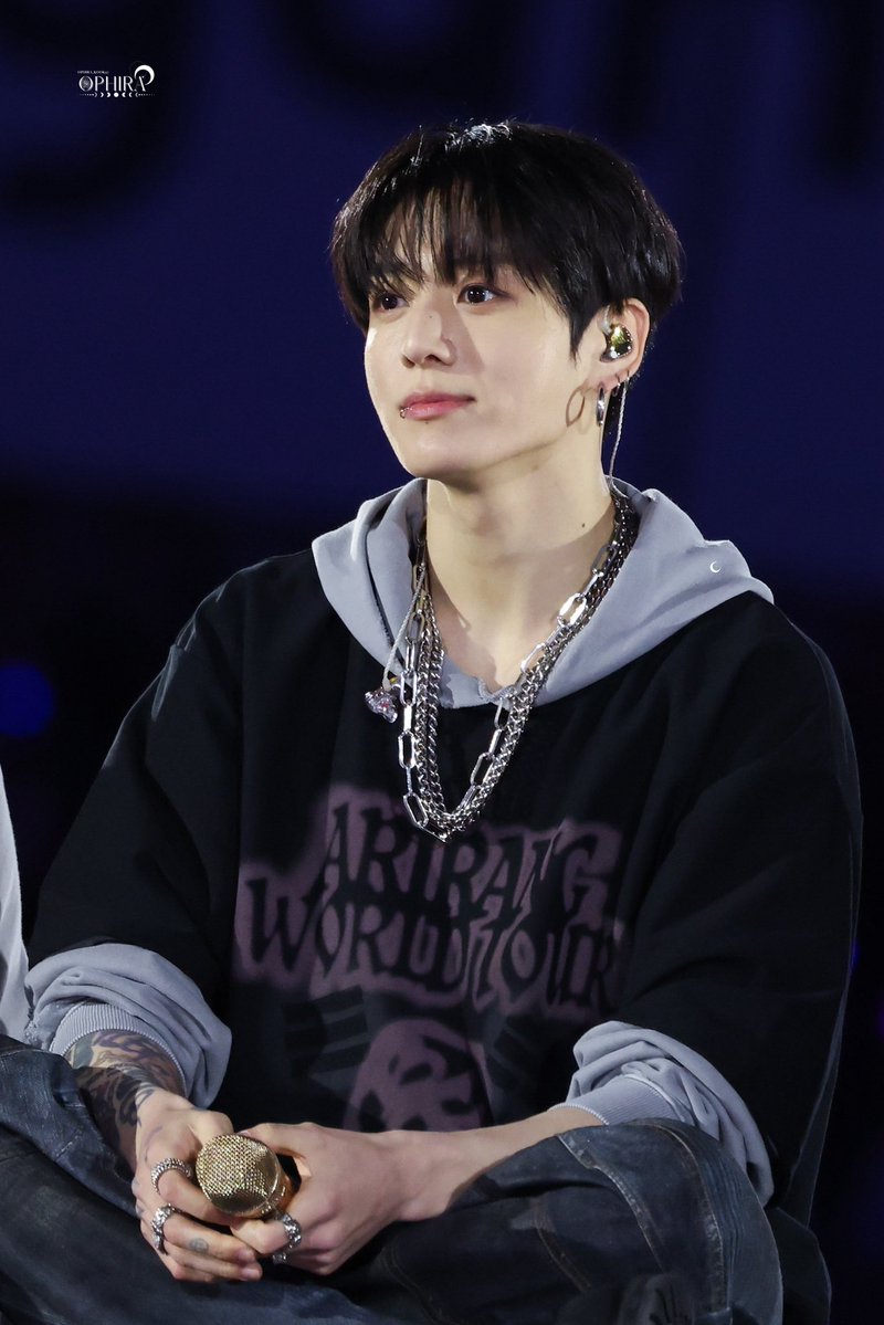 Tiger_Lily_0901's tweet photo. 🌟𝗚𝗢𝗟𝗗𝗘𝗡🌟𝗝𝗨𝗡𝗚𝗞𝗢𝗢𝗞🌟

I'm streaming #Seven and #StandingNextToYou to support the lovely album #Jungkook_GOLDEN.🐰💛

シカゴ滞在も楽しめてるかな💜
今日も笑顔で幸せな一日となりますように…🌈✨
🐰D-5🎂 https://t.co/rqL5PLdsCG