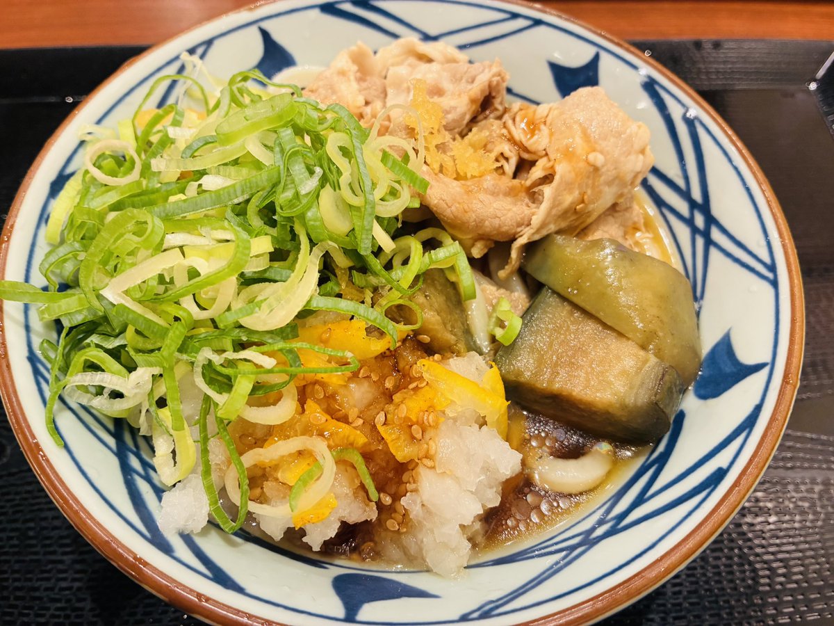 NAOPLUSONE's tweet photo. 昨日の麺たち♡

鶏とろみそば＆豚おろしうどん

やぱ麺は美味❣️ https://t.co/2FfVNM1oIE